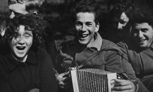 Scenes from Gut Winkel
Photographer: Roman Vishniac
Source: Schocken Family Archive